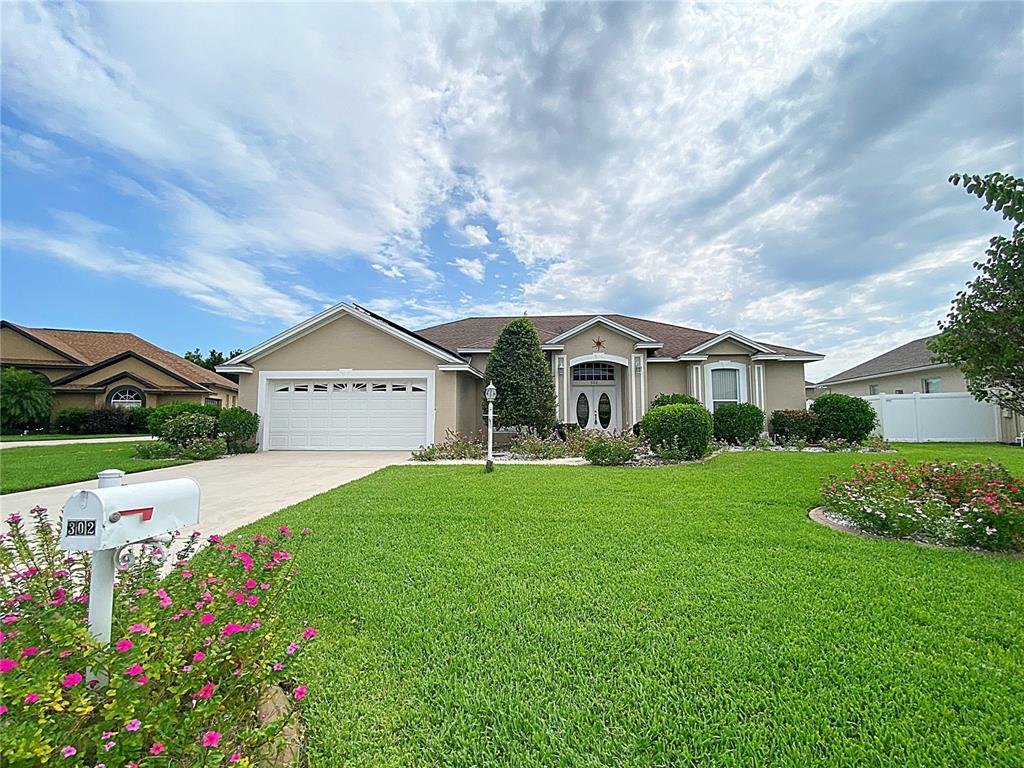Foto principal - 302 Ruby Lake Ln