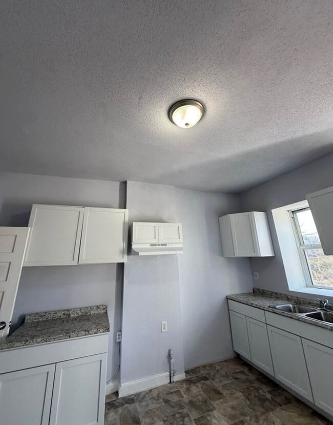 Building Photo - 1343 Walton Ave