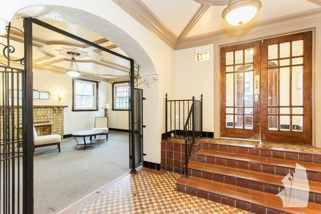 Foto del edificio - 2536 N Sawyer Ave