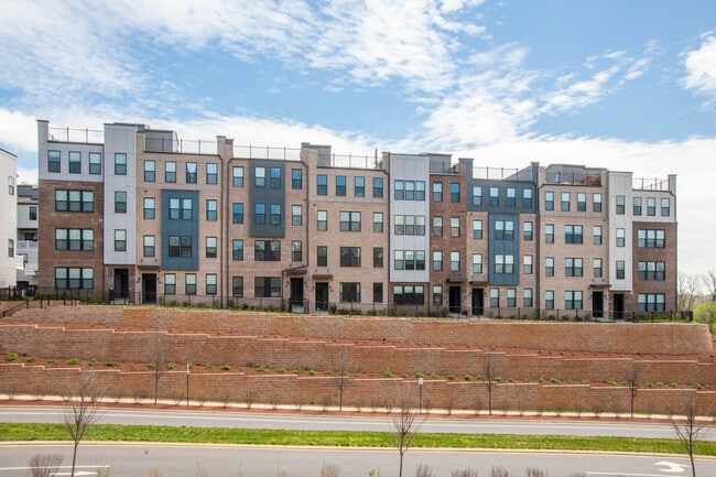 Building Photo - 674 Noush Ct