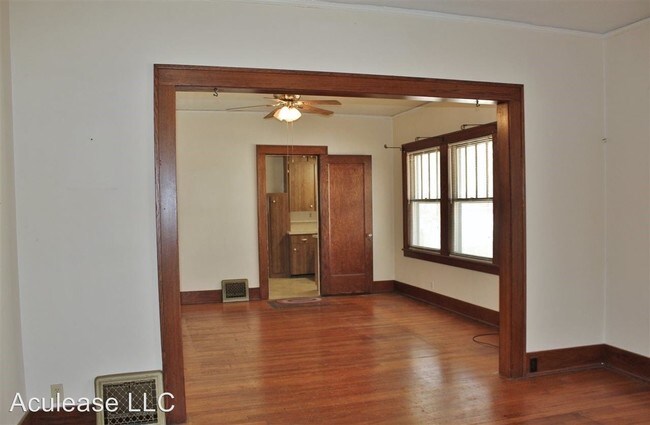Building Photo - 4 br, 2 bath House - 814 W 4th