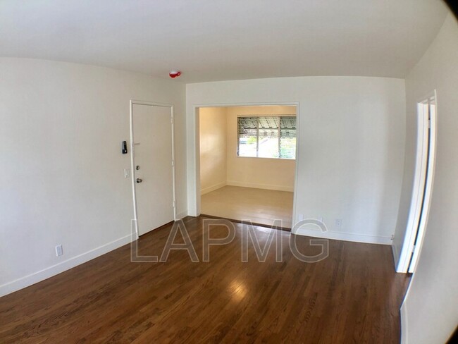 Building Photo - 2272 White St