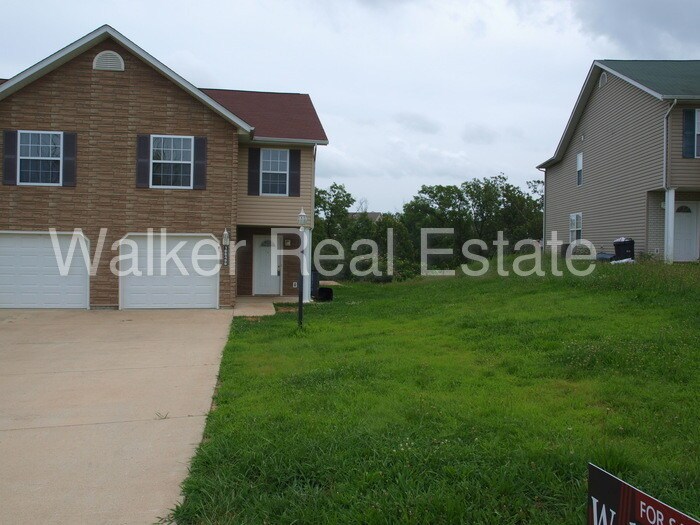 16848 Hurricane Ln Unit b, Saint Robert, MO 65584 Room for Rent in