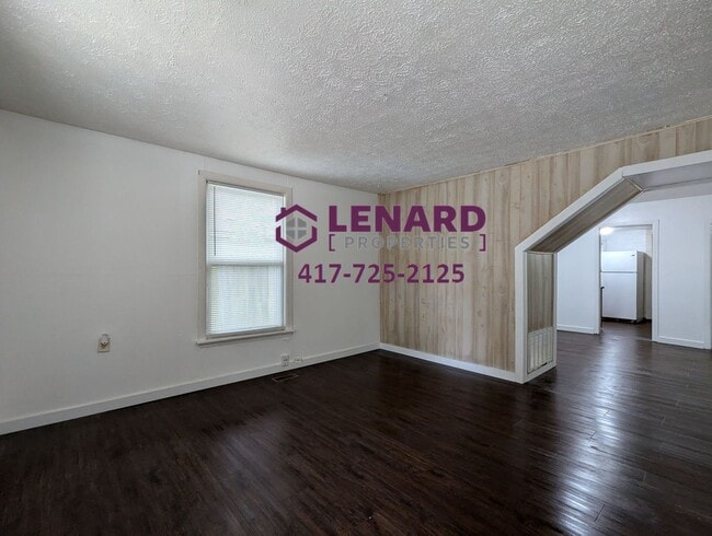 Foto del edificio - 635 S Douglas Ave