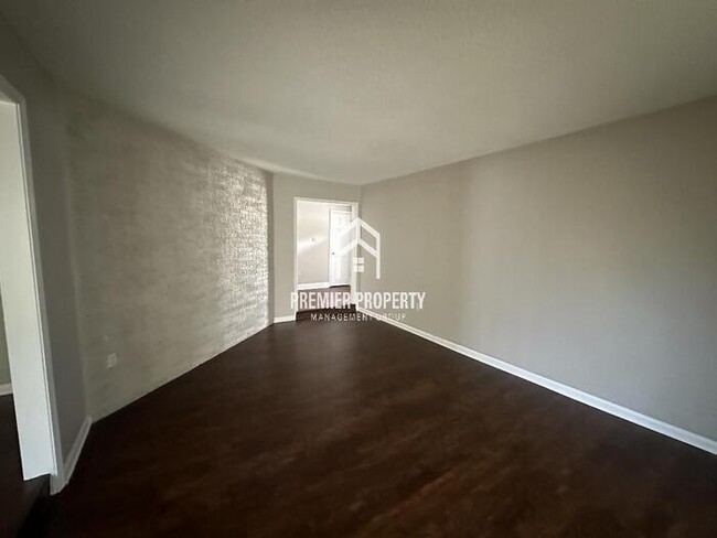 Building Photo - 5577 Tylertown Ave