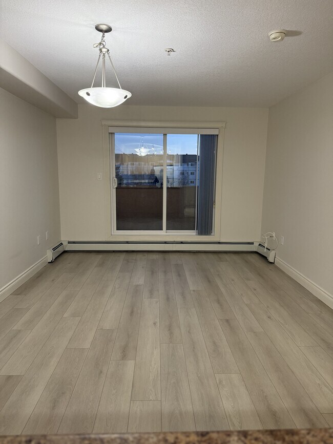 Photo du bâtiment - 4701 49 Ave