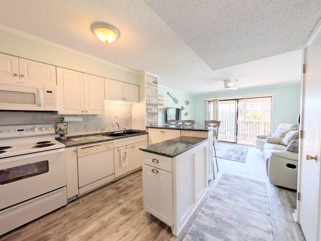 Foto del edificio - 4350 Intercoastal Dr