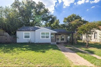 Building Photo - 2318 Amarillo St