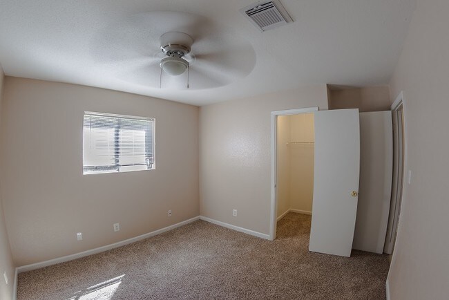 Building Photo - 16326 Luzerne Dr