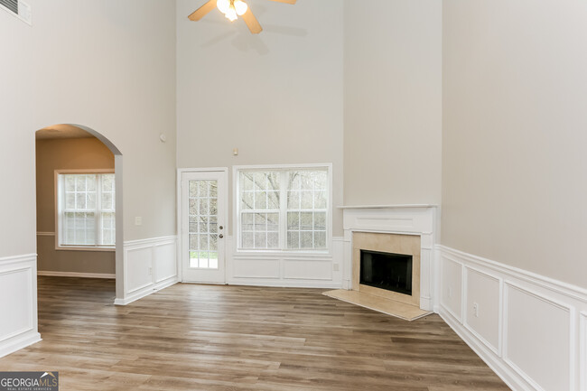 Building Photo - 107 Shadow Creek Dr