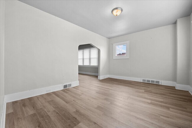Building Photo - 13302 La Salle Blvd