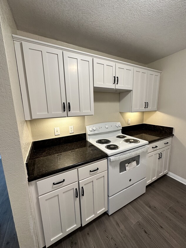 Foto principal - 5252 Orange Ave, #103