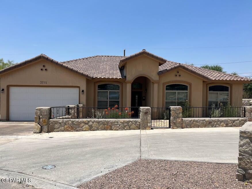 Primary Photo - 3715 Laguna Ln