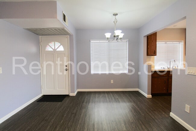 Building Photo - 13059 Wimberly Square