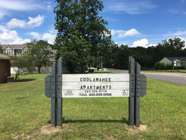 Sign - Coolawahee Apartments