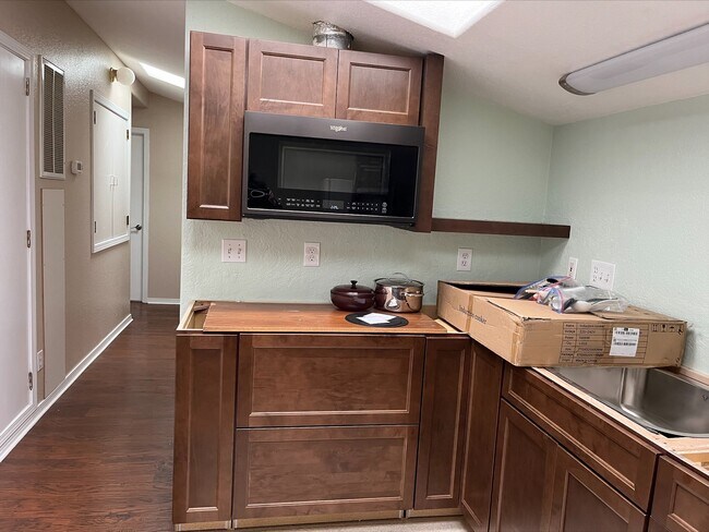 kitchen - 4569 E Alamos Ave