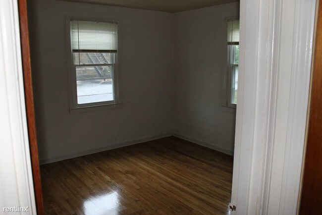 Building Photo - 2622 Waverly St