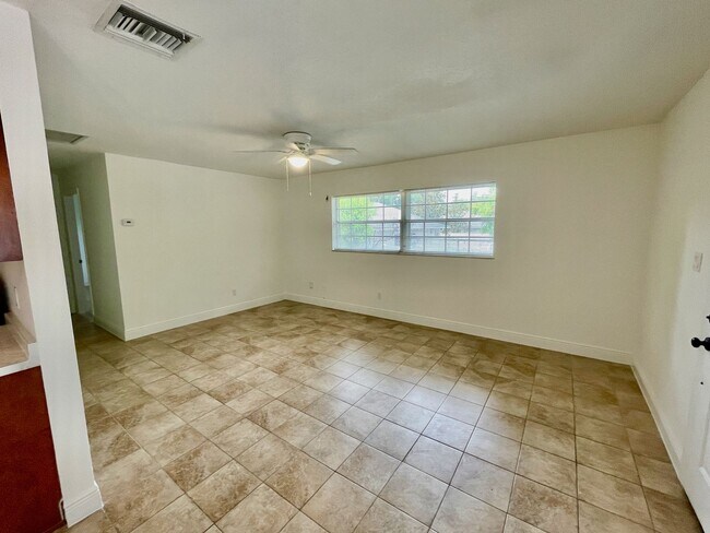 Foto del edificio - 3048 Unkaterri Ln