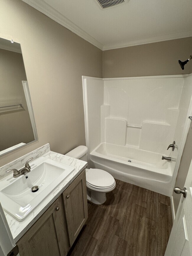 Foto del edificio - 9027 Fairglade Dr N