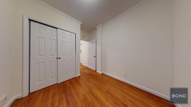 Foto del edificio - 516 E 80th St
