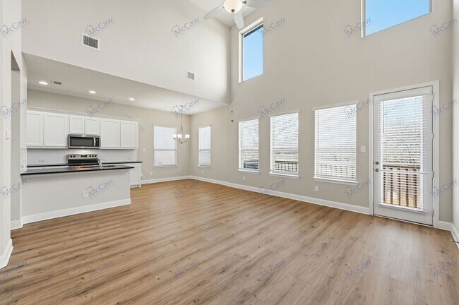 Foto del edificio - 5323 Winged Foot Dr