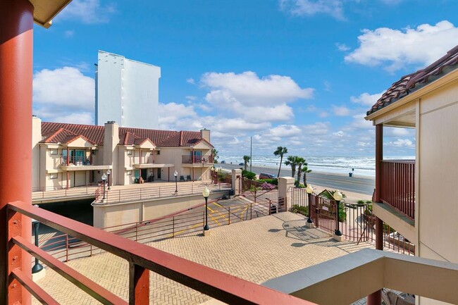 Building Photo - 7312 Seawall Blvd