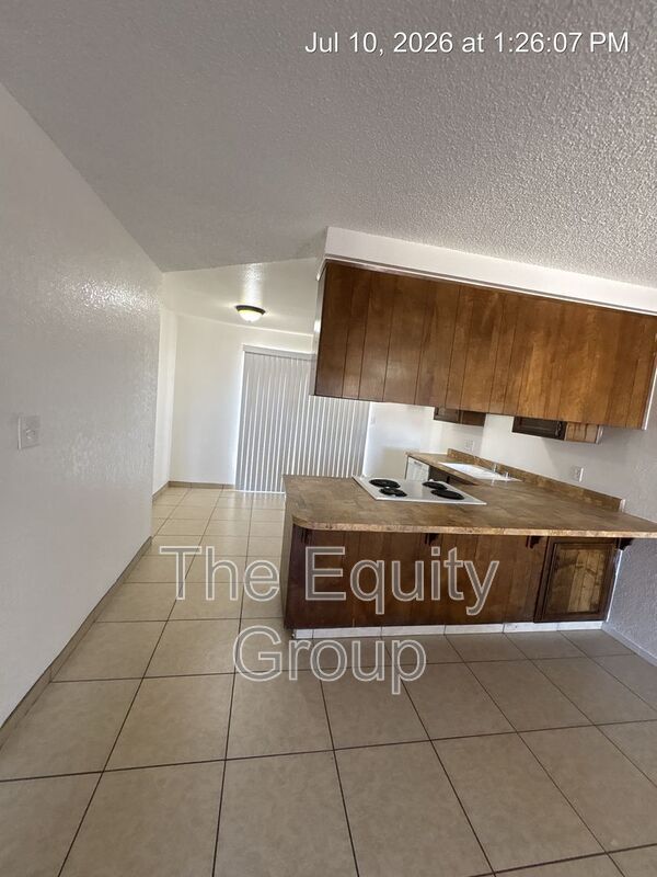 Building Photo - 2023 S Tracy Ct