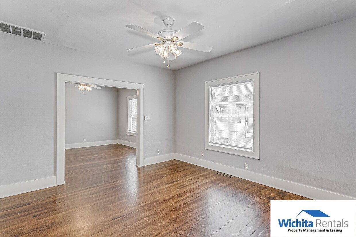 Primary Photo - 2 bed 1 bath home