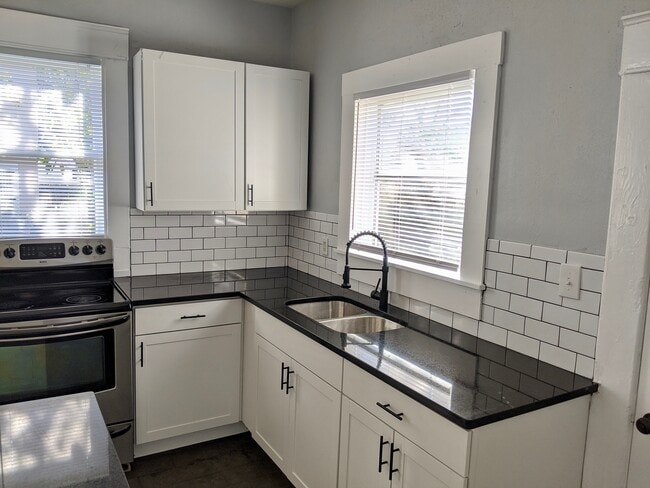 Building Photo - 3514 N 11th St