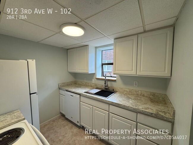 Building Photo - 912 3rd Ave W