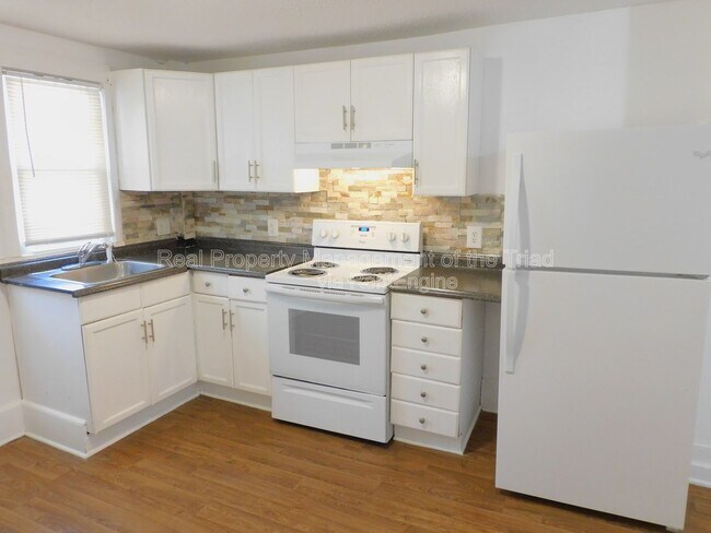 Foto del edificio - 810 Brent St SW