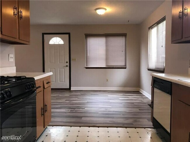 Building Photo - 3 br, 1 bath House - 34486 Roberts Road
