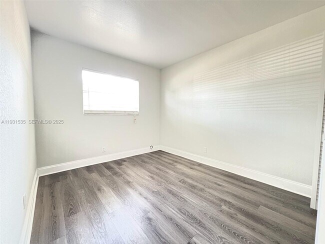 Building Photo - 101 NE 41st St