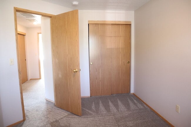 Building Photo - 114 SW 14th Cir