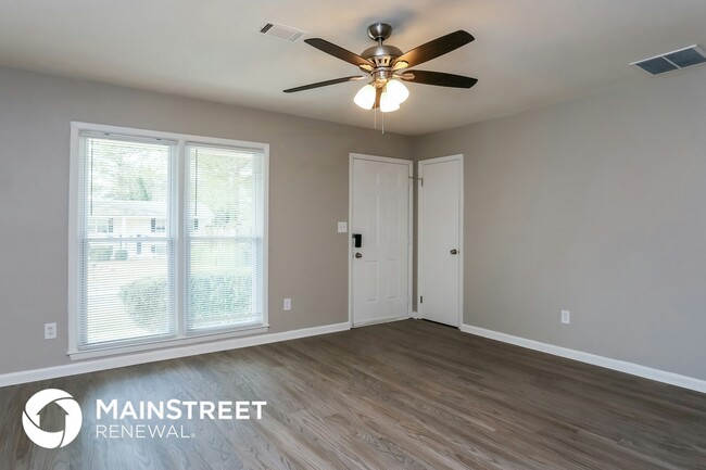 Building Photo - 2858 Spruce Point Rd