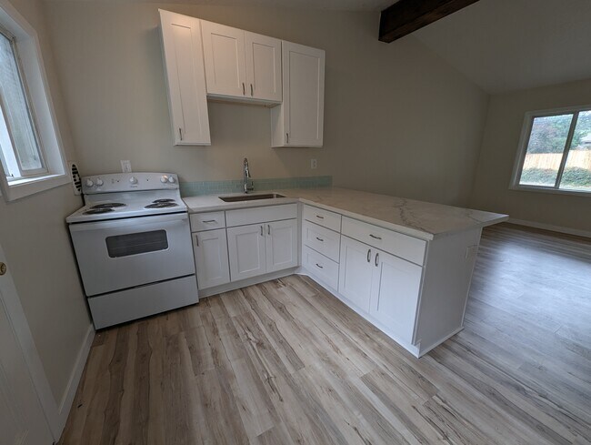 Lots of counter space for cooking - 5442 -5448 SE Franklin St