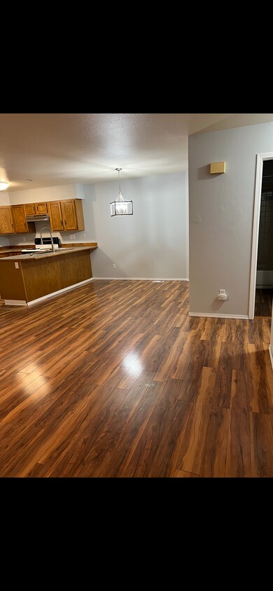 Building Photo - 981 E Snohomish Dr