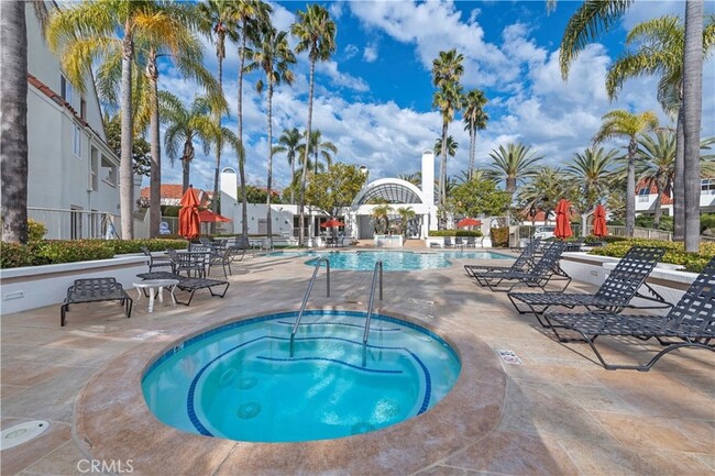 Building Photo - 6 Vista Del Mar