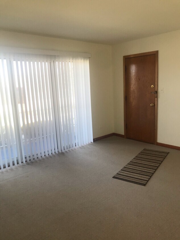 11235 S Roberts Rd, Palos Hills, IL 60465 House Rental in Palos Hills