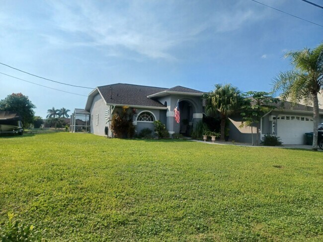 Building Photo - 4416 SW 24th Ave