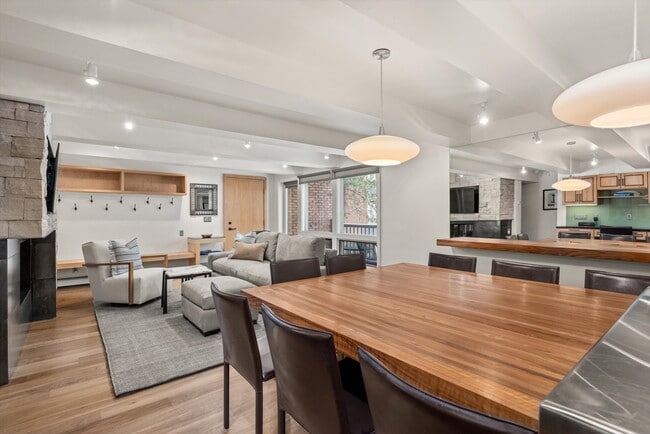 Foto del edificio - 124 W Hyman Ave