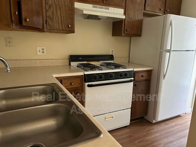 Building Photo - 152 Westwind Ct