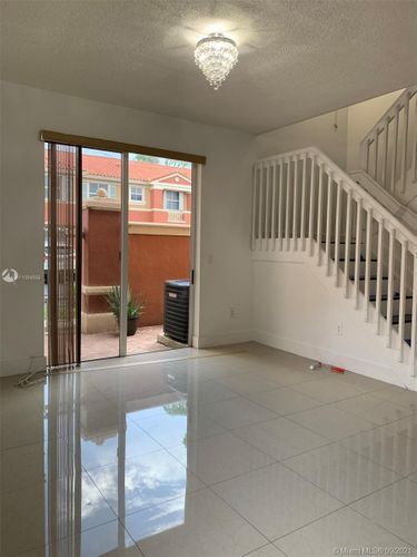 Foto del edificio - 6015 NW 116 Pl