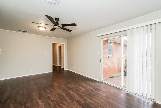 Building Photo - 6420 Valley Ridge Dr