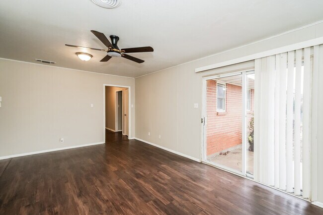 Foto del edificio - 6420 Valley Ridge Dr