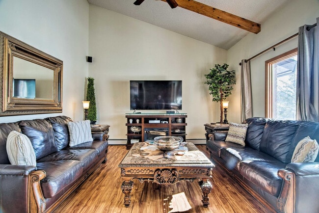 Building Photo - 1740 High Pine Dr