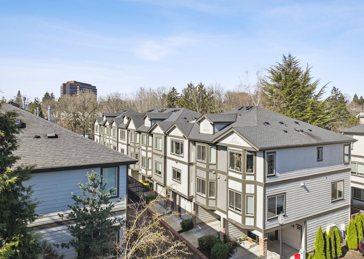 Photo - 8887 SW Elena Ln (Tigard, OR)