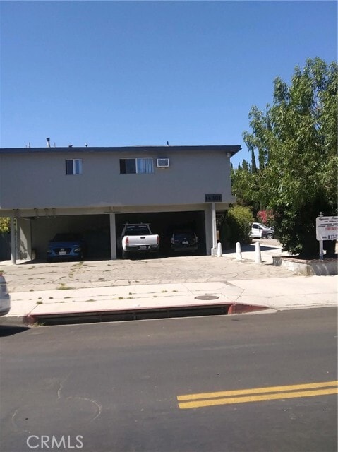 Building Photo - 14301 Addison St