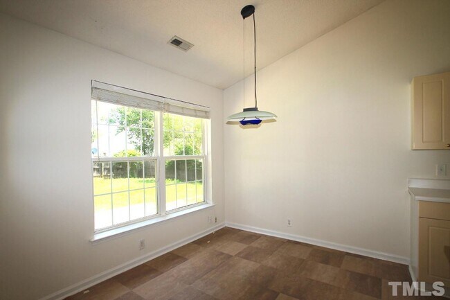 Building Photo - 5219 Eagles Landing Dr