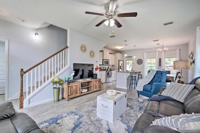 Building Photo - 3723 Tiki Dr